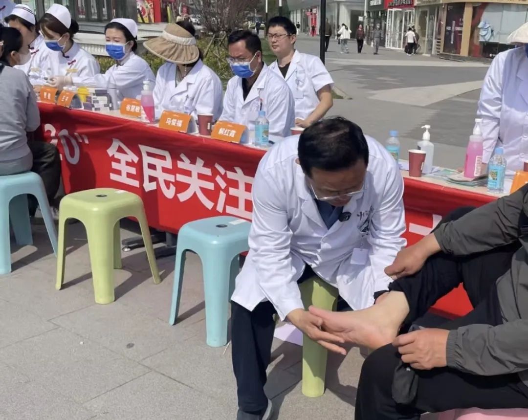 13岁男孩长期以饮料代水患痛风？专家提醒：“快乐水”变“痛风水”只因含有它