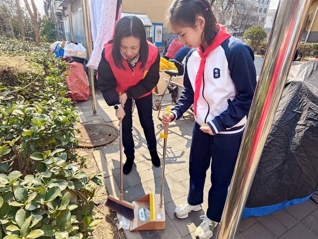 看“小新安”志愿之花在四月天绚丽绽放