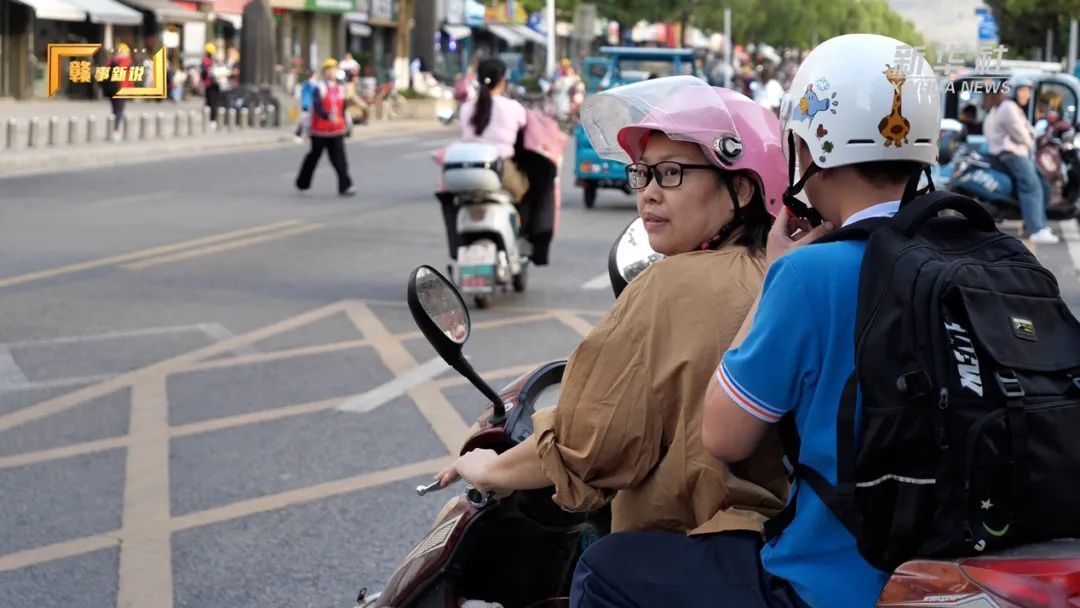 月薪6k还能接送娃,“妈妈岗”让留守妇女不再两难 月薪6k还能接送娃,“妈妈岗”让留守妇女不再两难