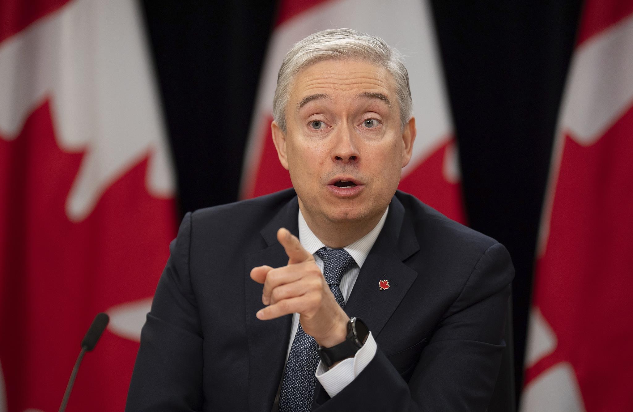 美国关税“后坐力”显现 失业率和民众债务或双攀升