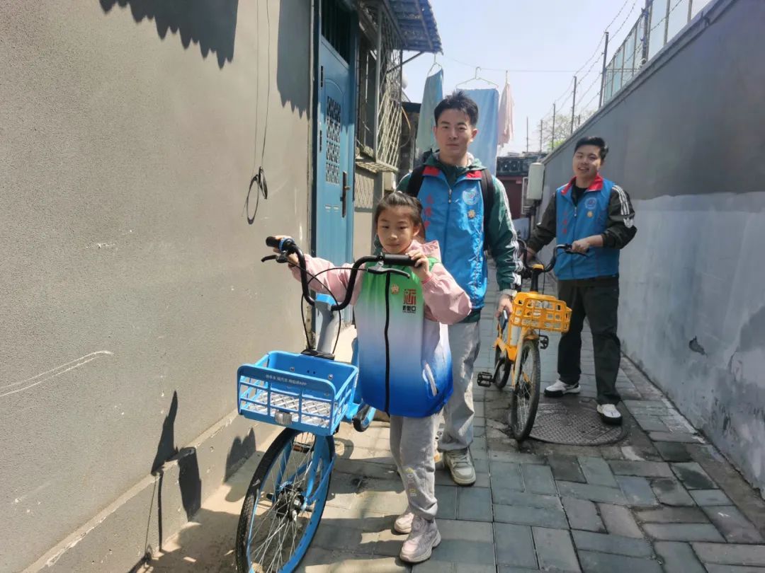 看“小新安”志愿之花在四月天绚丽绽放