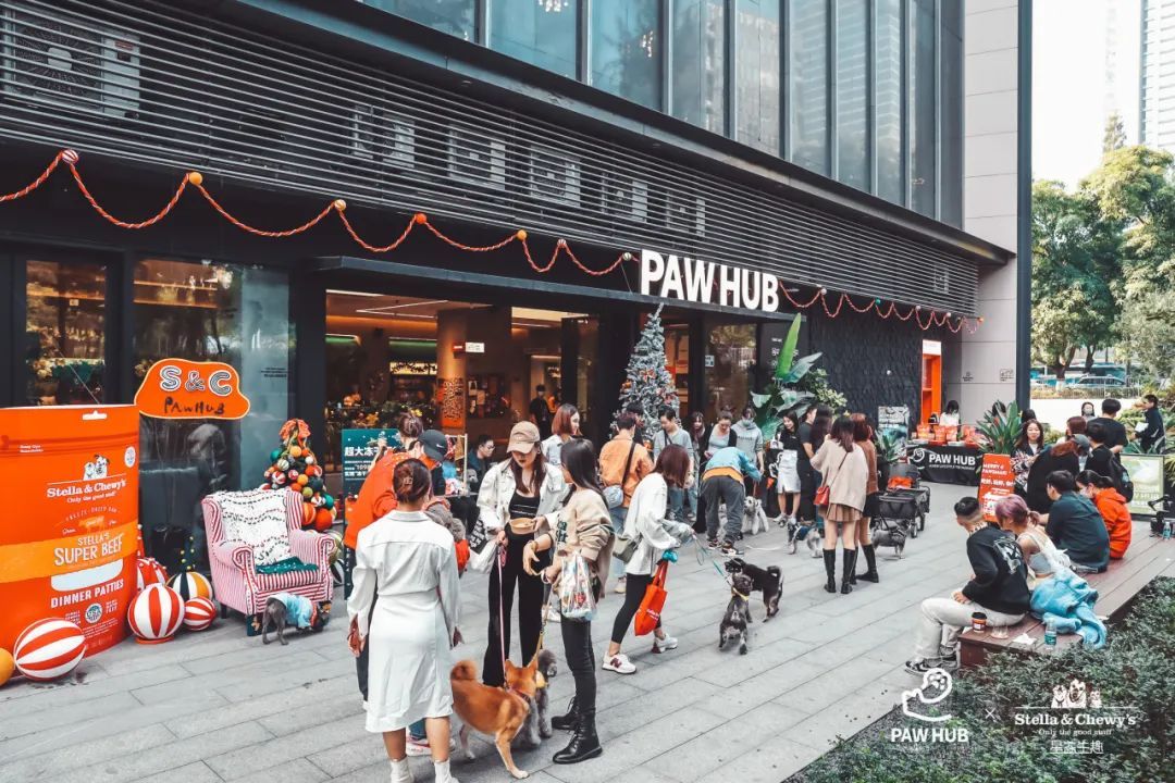 拿捏年轻人的爱好，这个行业持续火热，95后小哥靠它月入超2万