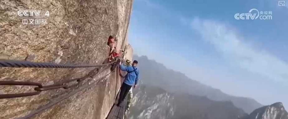 “五一”假期临近旅游市场升温火爆 各地景区进入“旺季模式” “五一”假期临近旅游市场升温火爆 各地景区进入“旺季模式”