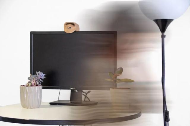 家里安装了监控摄像头的人,小心!有人可能在网上直播你家 家里安装了监控摄像头的人,小心!有人可能在网上直播你家