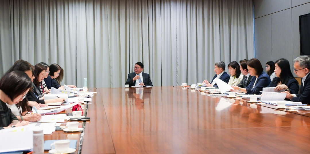 “五一”访港约571万人次,出境高峰期→ “五一”访港约571万人次,出境高峰期→