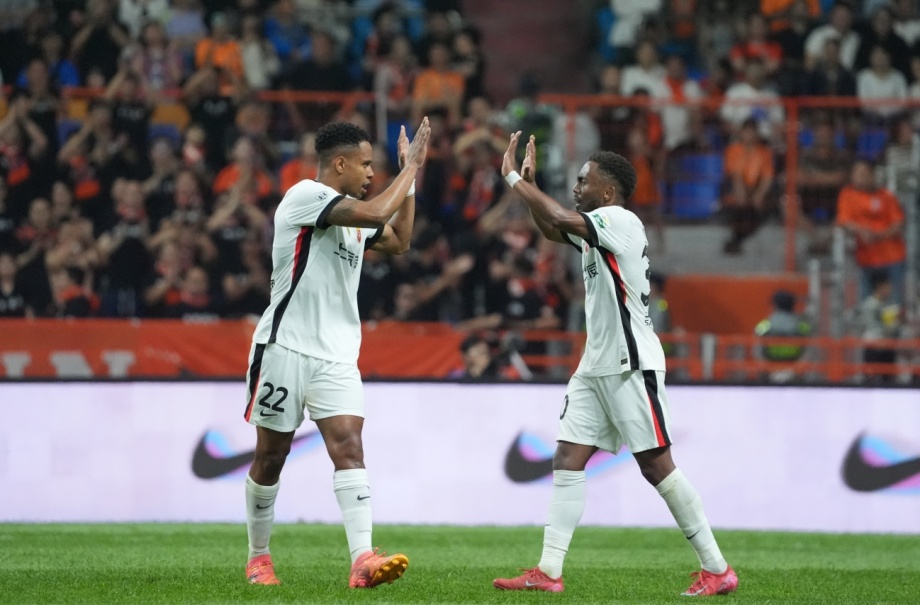 莱昂纳多双响武磊替补助攻 海港3-2战胜玉昆 莱昂纳多双响武磊替补助攻 海港3-2战胜玉昆