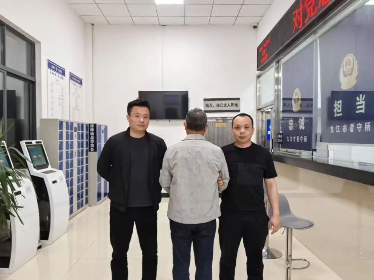 命案犯张某，潜入江西后落网！