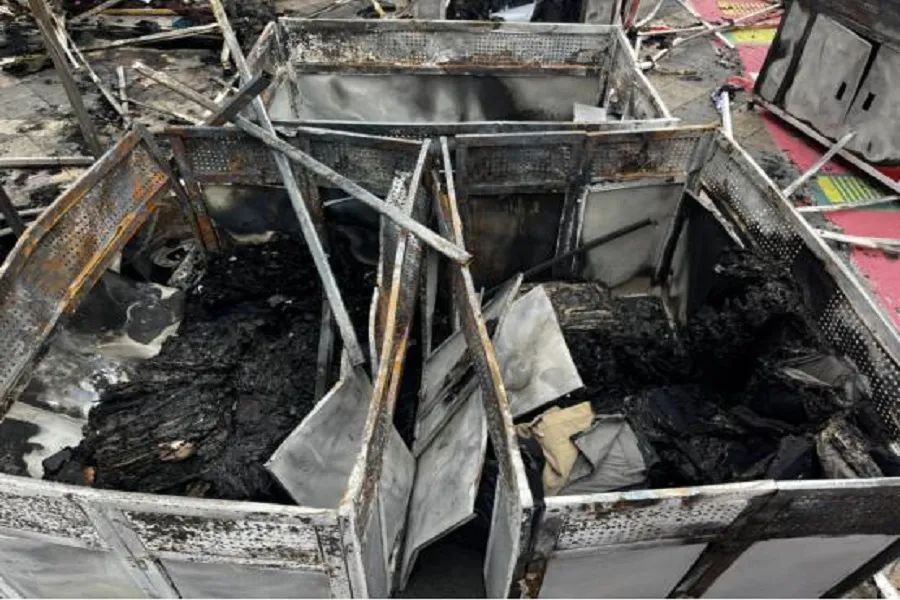 玩到凌晨两点多,男子怒烧夜市摊只为泄火?刑拘! 玩到凌晨两点多,男子怒烧夜市摊只为泄火?刑拘!