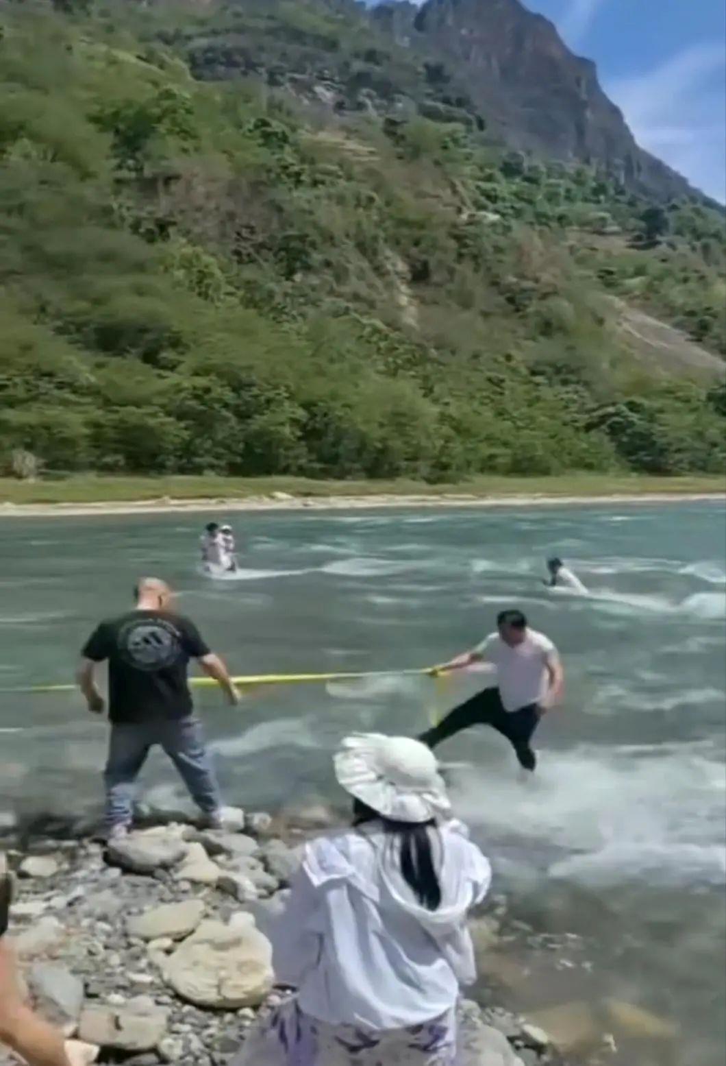 别让“小众打卡”变悲剧!这些野外风险每个人都该知道 别让“小众打卡”变悲剧!这些野外风险每个人都该知道