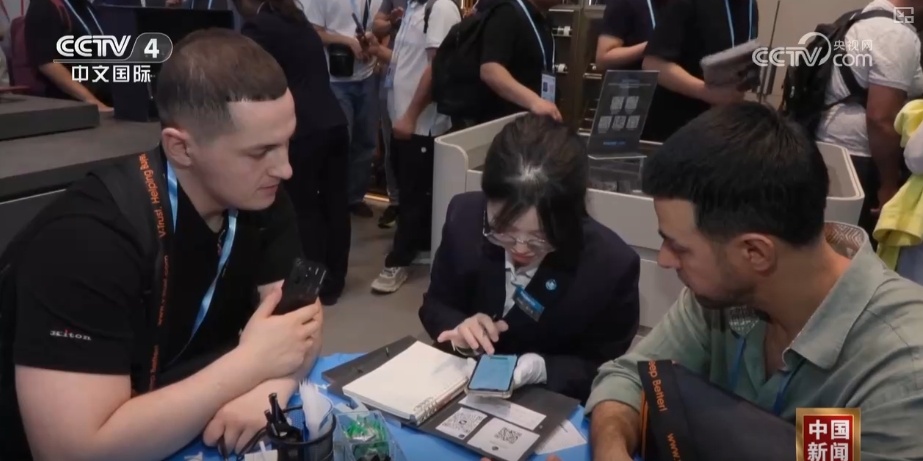 企业创新设计与技术突破成亮点 海外采购商看好中国市场签下大单 企业创新设计与技术突破成亮点 海外采购商看好中国市场签下大单