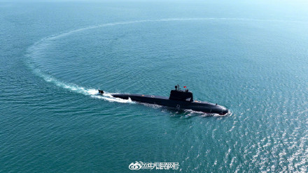 砺兵深蓝！潜艇训练大片上新了