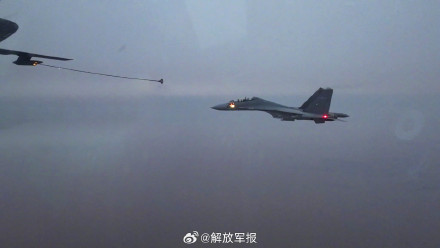 铁翼破空!看战机昼夜翱翔 铁翼破空!看战机昼夜翱翔