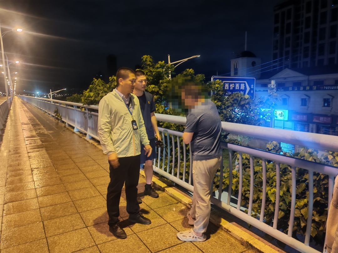 凌晨三点半，厦门岛外突发！立即赶赴现场！