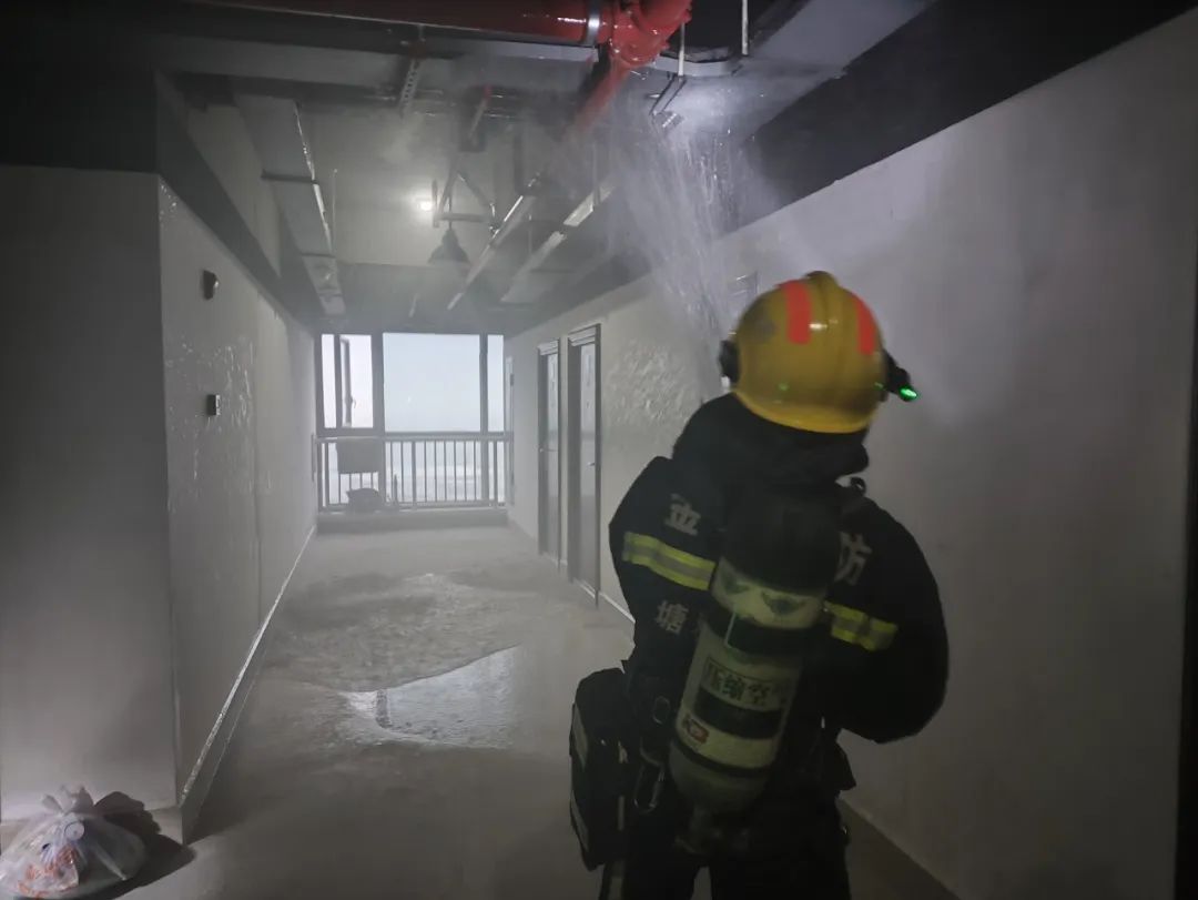 宿舍楼凌晨起火！“三个来”救了整栋楼
