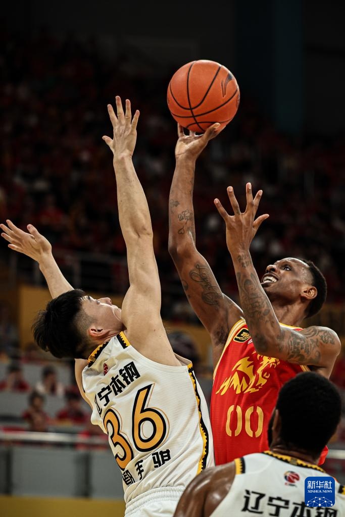 CBA季后赛半决赛:浙江方兴渡胜辽宁本钢 CBA季后赛半决赛:浙江方兴渡胜辽宁本钢
