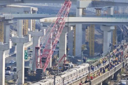 上海地铁遭起重机侵入原因公布