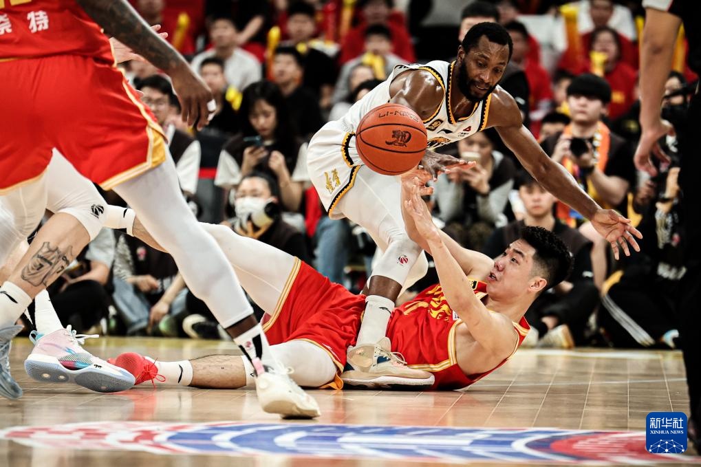 CBA季后赛半决赛:浙江方兴渡胜辽宁本钢 CBA季后赛半决赛:浙江方兴渡胜辽宁本钢