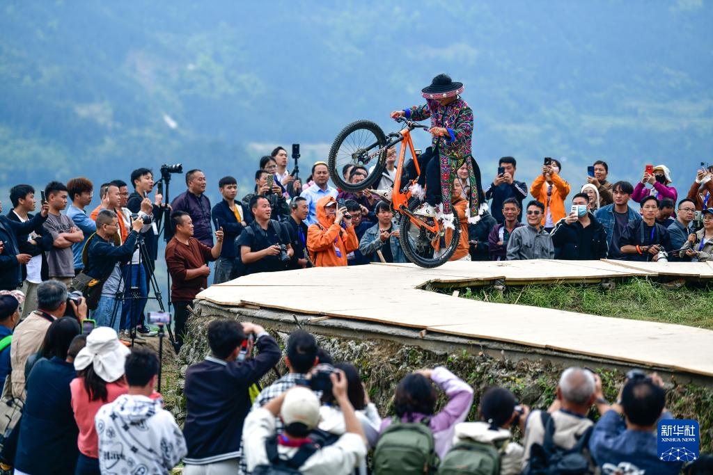 加榜梯田：展农耕文化 &nbsp;秀民族服饰