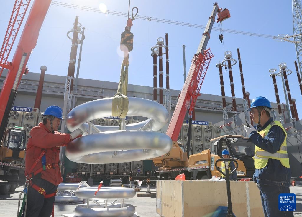 “疆电入渝”工程巴里坤换流站正式启动带电调试 “疆电入渝”工程巴里坤换流站正式启动带电调试