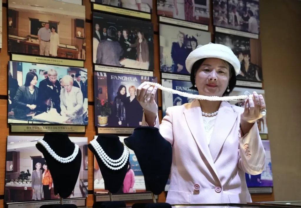 “珍珠女王”白如芳逝世,现场制作珍珠项链曾让撒切尔夫人赞不绝口 “珍珠女王”白如芳逝世,现场制作珍珠项链曾让撒切尔夫人赞不绝口