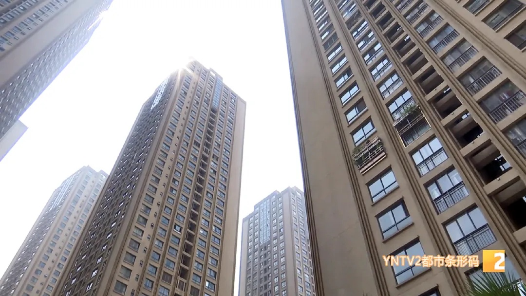 惊魂一刻！小区电梯从40层降到负4层