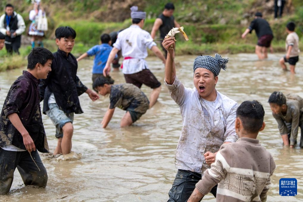 加榜梯田：展农耕文化 &nbsp;秀民族服饰