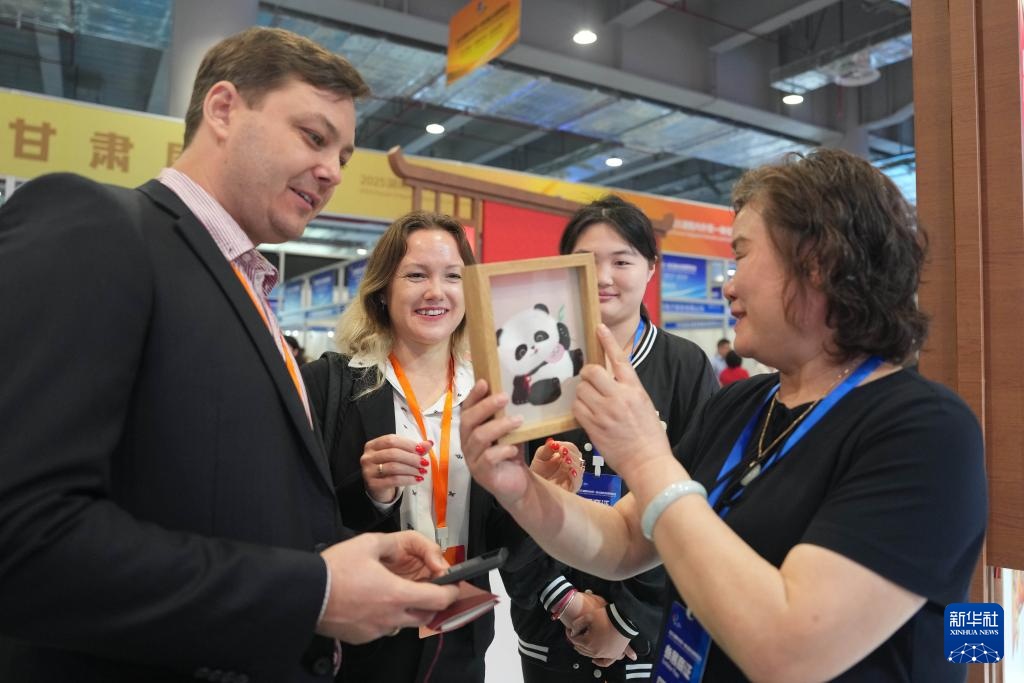 “外贸优品中华行湖南站”在湖南株洲启动 “外贸优品中华行湖南站”在湖南株洲启动