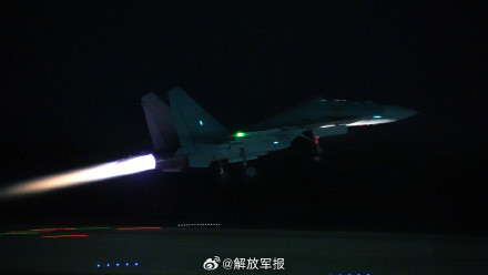 铁翼破空!看战机昼夜翱翔 铁翼破空!看战机昼夜翱翔