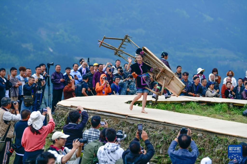 加榜梯田：展农耕文化 &nbsp;秀民族服饰