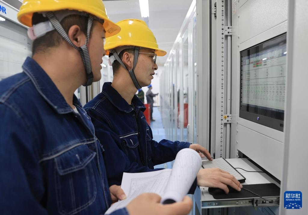 “疆电入渝”工程巴里坤换流站正式启动带电调试 “疆电入渝”工程巴里坤换流站正式启动带电调试