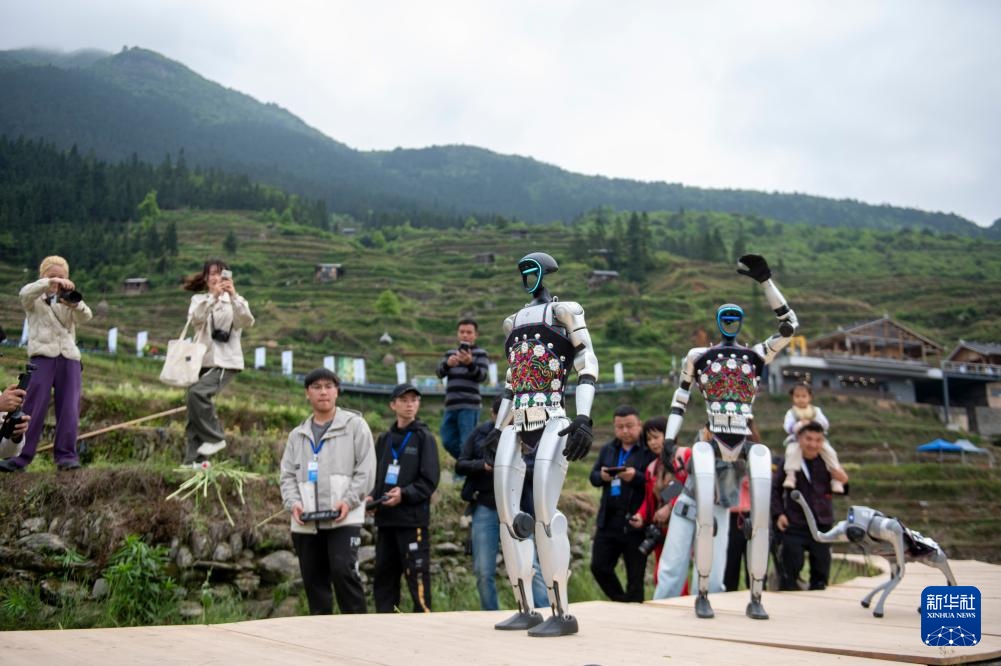 加榜梯田：展农耕文化 &nbsp;秀民族服饰