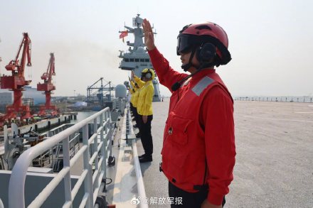 海南舰圆满完成开放日活动 海南舰圆满完成开放日活动