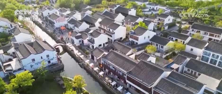 从“中国游”到“中国购” 外籍游客点赞“购在中国”特色体验 从“中国游”到“中国购” 外籍游客点赞“购在中国”特色体验