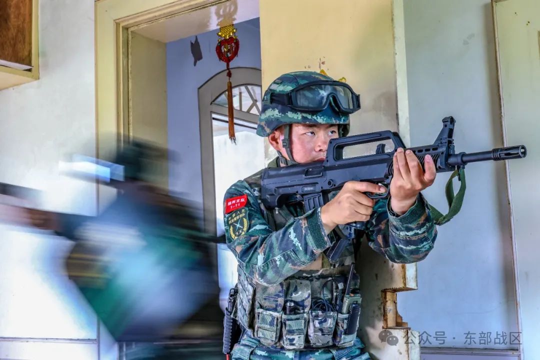 特战尖刀，加钢淬火！