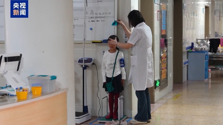 所谓“增高神药”实为普通糖果 起底不法分子网络销售手段