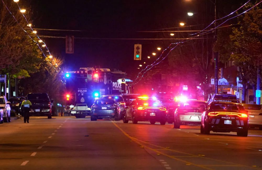 30岁男子开车冲向人群！温哥华撞人事件已致9死