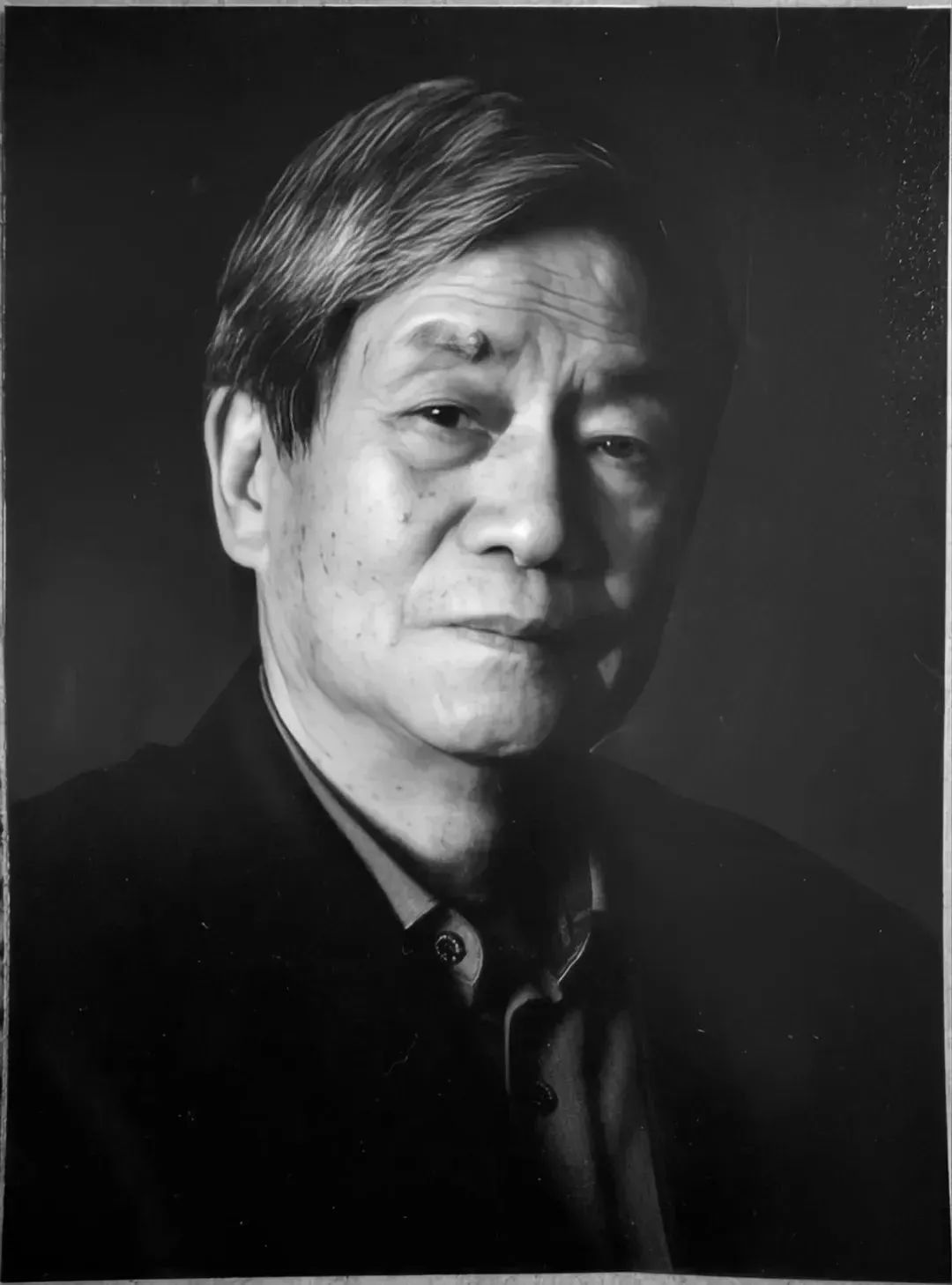 闻频同志在西安逝世