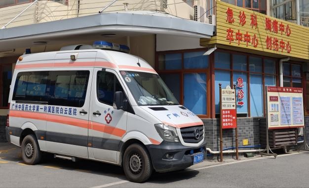 30岁男子被一粒肉末噎到昏迷20分钟，医生：学会这个很重要