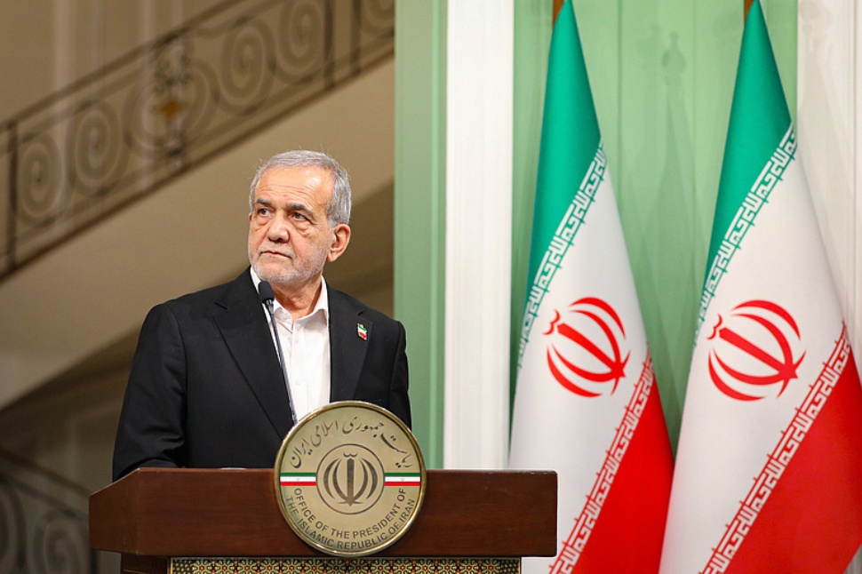 港口爆炸致40死1000多伤，伊朗全国哀悼！总统和最高领袖下令彻查，更多细节披露