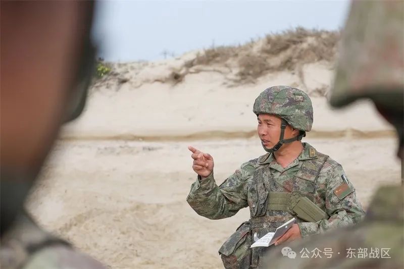 “战神”踏浪,冲! “战神”踏浪,冲!