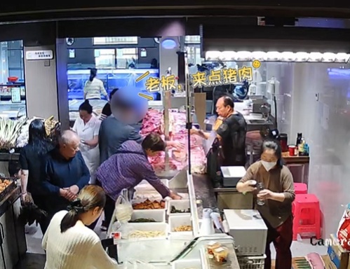 现实版“腰缠万贯”?“西装男”偷猪肉被抓 现实版“腰缠万贯”?“西装男”偷猪肉被抓