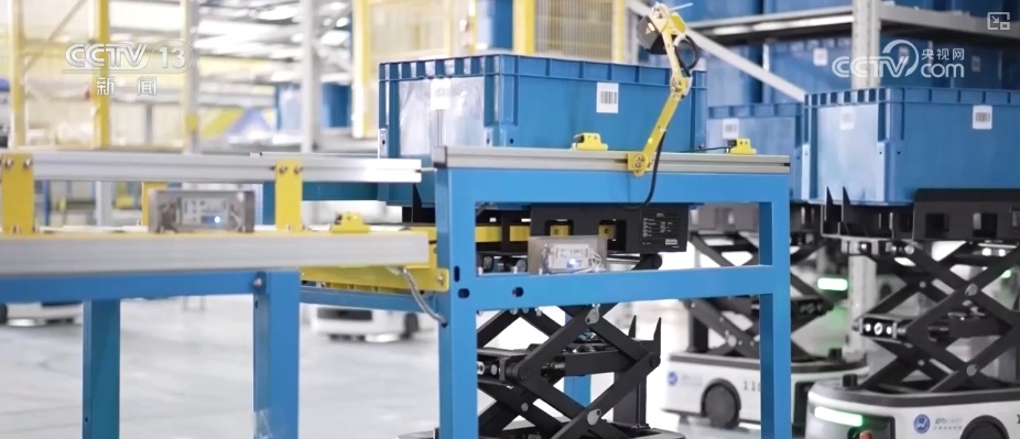 “数”读物流“快跑”消费“火热” 中国经济稳步向前引擎足