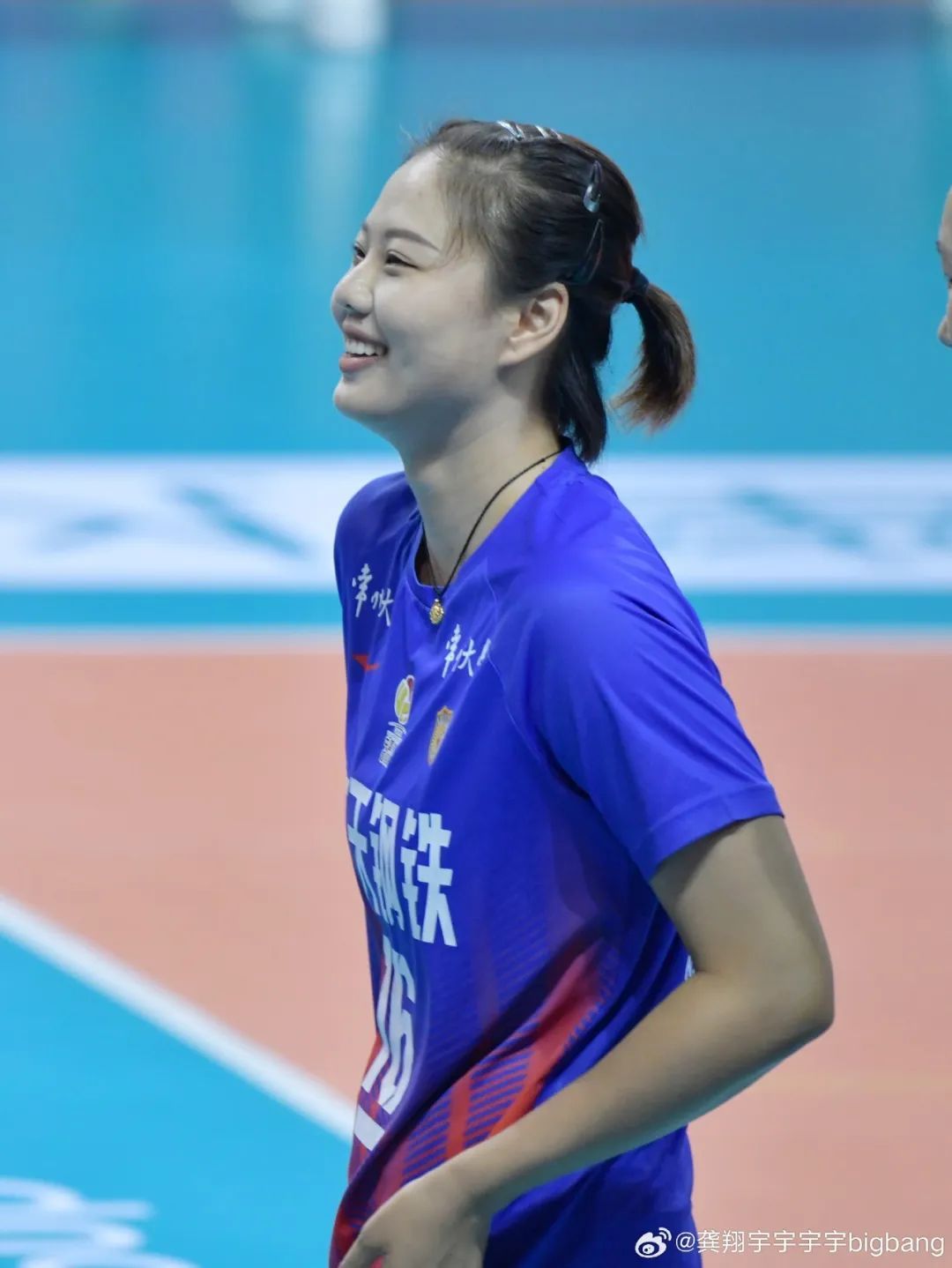 新一届中国女排,亮相!队长是她→ 新一届中国女排,亮相!队长是她→