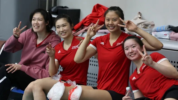 新一届中国女排,亮相!队长是她→ 新一届中国女排,亮相!队长是她→