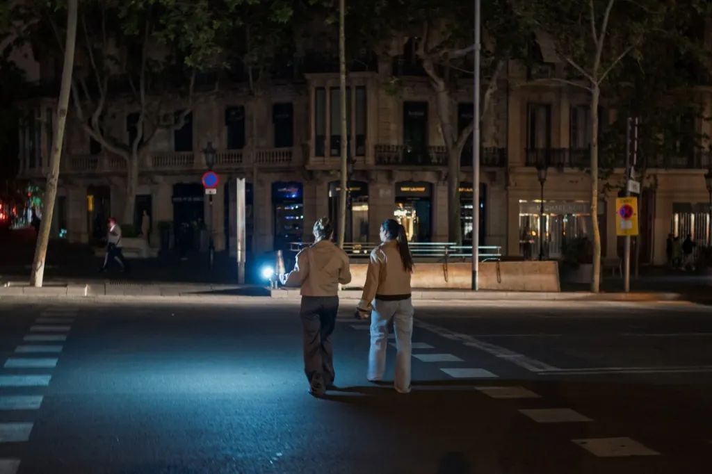 欧洲最严重大停电！超5000万人受影响，发生了啥