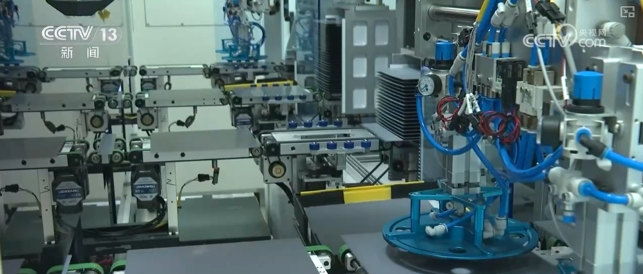 “数”读物流“快跑”消费“火热” 中国经济稳步向前引擎足