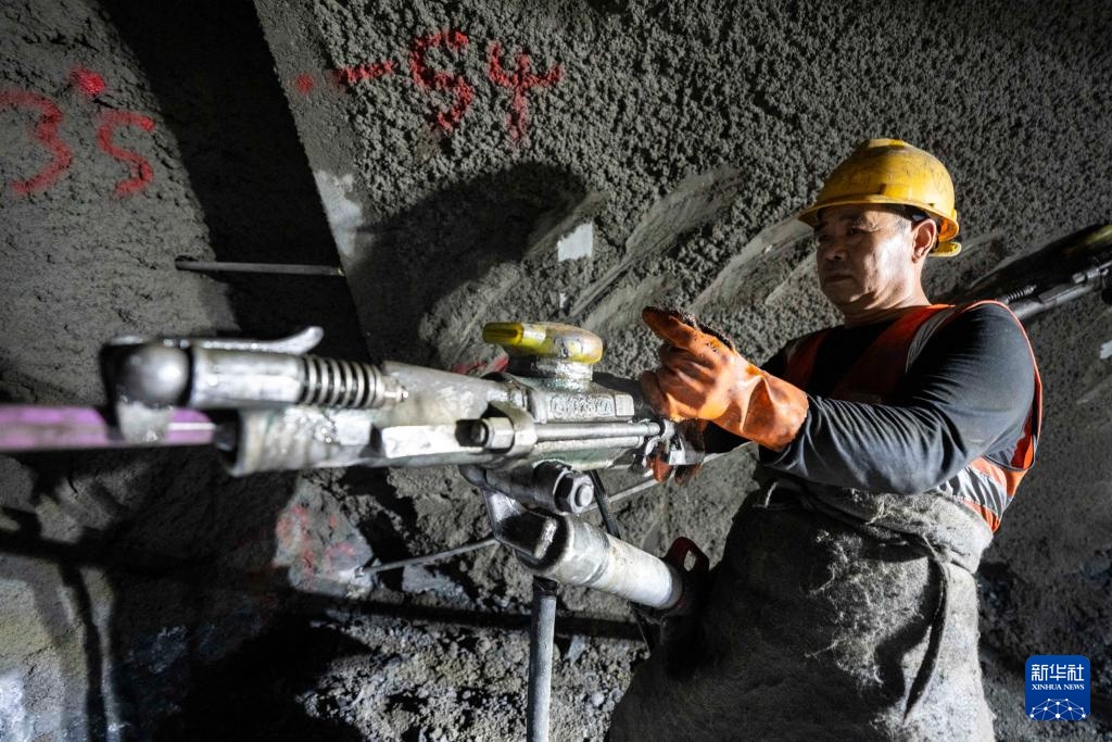 邵永高铁建设正酣