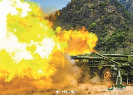 直击陆军某旅炮兵分队实弹射击训练 直击陆军某旅炮兵分队实弹射击训练