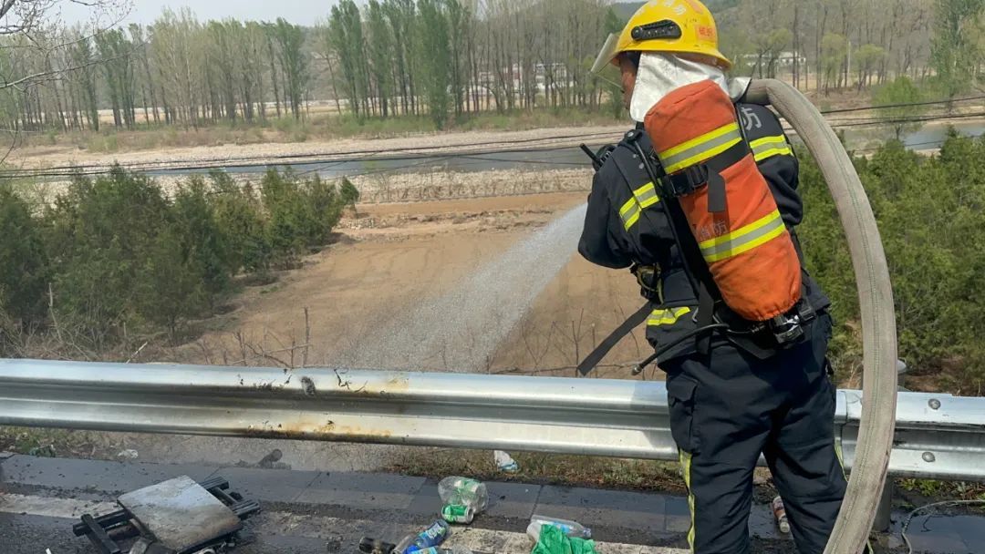 连续发生多起车辆起火警情!北京消防紧急提示 连续发生多起车辆起火警情!北京消防紧急提示