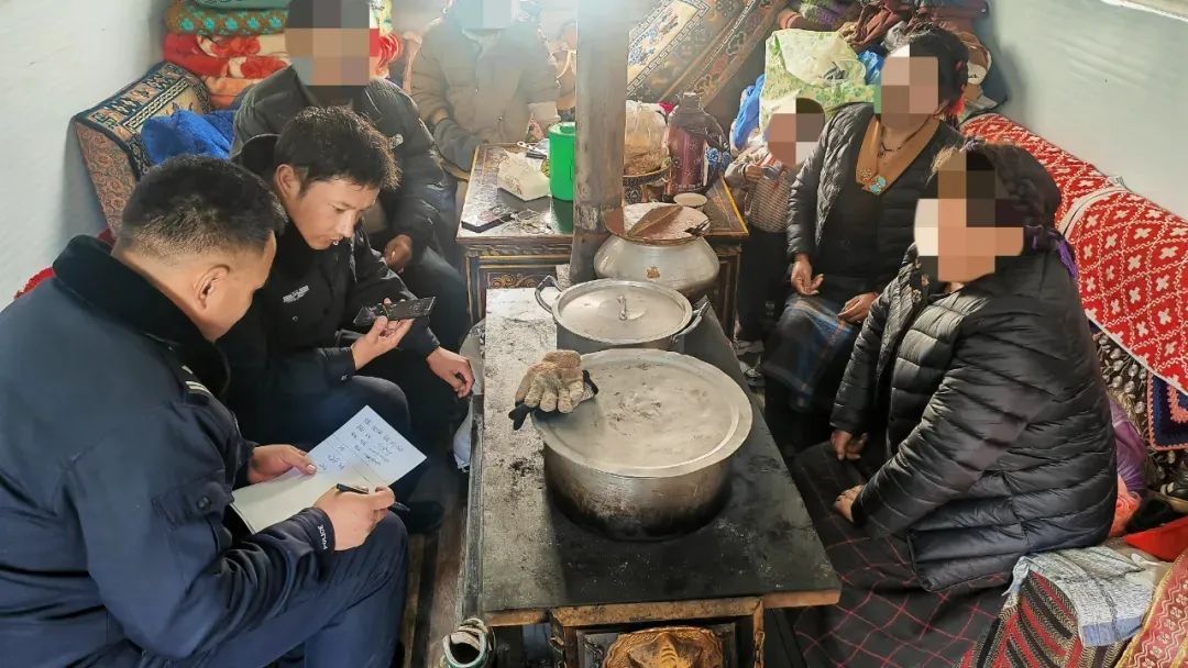 “重生”珠峰脚下,一本户口簿的“回家路” “重生”珠峰脚下,一本户口簿的“回家路”